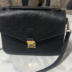 Louis Vuitton Metis Black bag